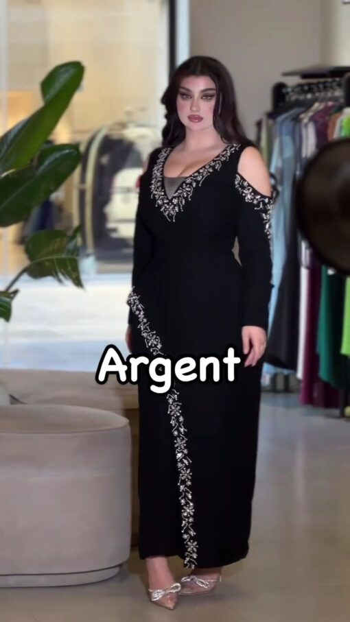 فساتين سهرة لون أسود طويلة