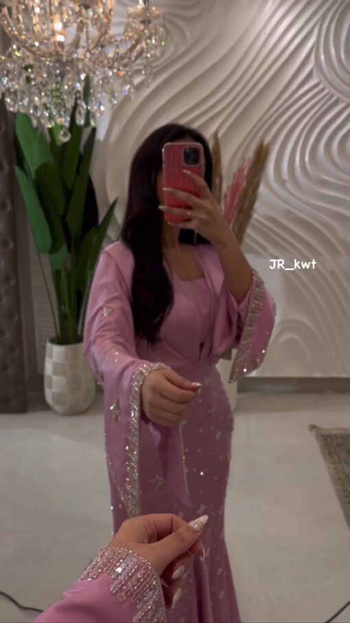 فساتين سهرة ب إكمام طويلة