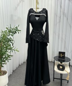 Alternative view of فستان بأكمام طويلة بلون الأسود