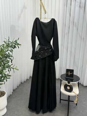 ⁦فستان بأكمام طويلة بلون الأسود⁩ - الصورة ⁦4⁩