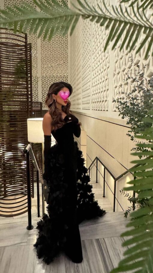 ⁦فستان سهرة لون أسود⁩ - الصورة ⁦3⁩