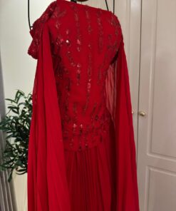 فستان سهرة ب أكمام طويلة