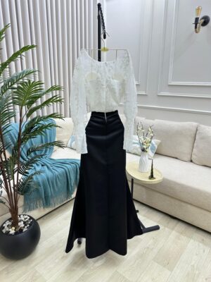 ⁦سهرة بأكمام طويلة⁩ - الصورة ⁦2⁩