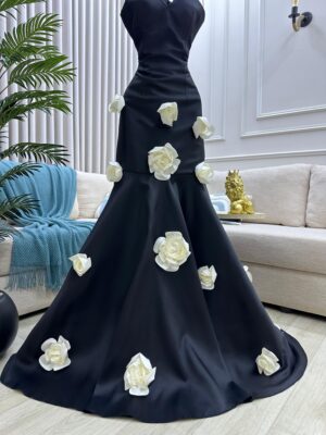 ⁦فستان سهرة لون اسود بدون أكمام⁩ - الصورة ⁦6⁩