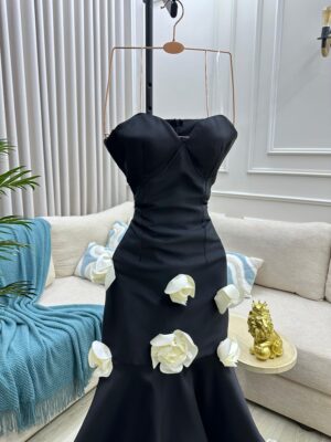 ⁦فستان سهرة لون اسود بدون أكمام⁩ - الصورة ⁦5⁩