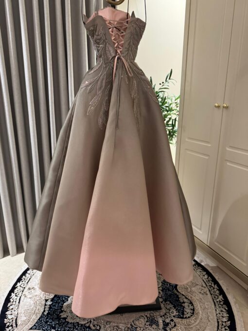 ⁦فستان سهرة جميل وأنيق⁩ - الصورة ⁦2⁩