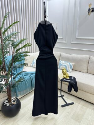 ⁦فستان سهرة لون اسود أنيق⁩ - الصورة ⁦2⁩