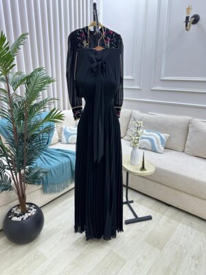 ⁦فستان سهرة لون أسود⁩ - الصورة ⁦4⁩