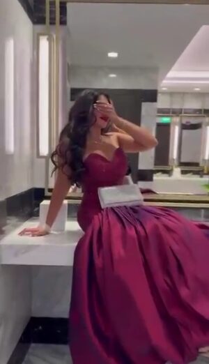 ⁦فستان سهرة بدون أكمام⁩ - الصورة ⁦4⁩