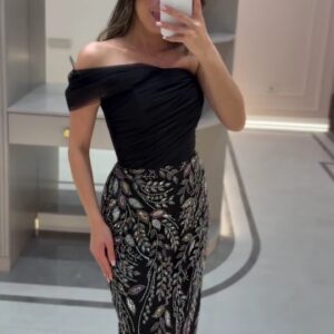 فستان سهرة أسود بتطريز فاخر
