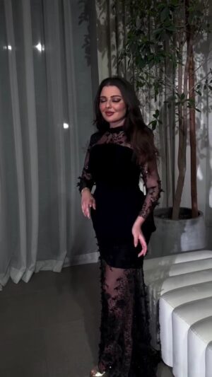فستان سهرة لون أسود لكرا