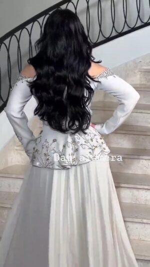 ⁦فستان سهرة لون أبيض⁩ - الصورة ⁦2⁩