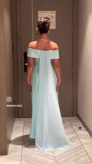 ⁦فستان سهرة فاخر أزرق سماوي أنيق مطرّز بالزهور للمناسبات⁩ - الصورة ⁦8⁩