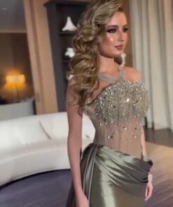 Alternative view of فستان ملكي شفاف وكريستالات فاخرة ولمسة ساتان راقية