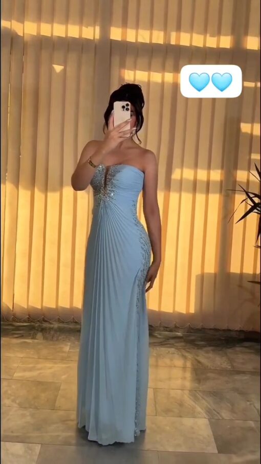 ⁦فستان سهرة لون سماوي⁩ - الصورة ⁦3⁩