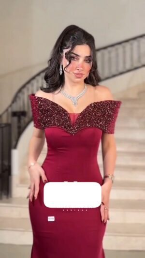 ⁦فستان سهرة لون أحمر⁩ - الصورة ⁦2⁩