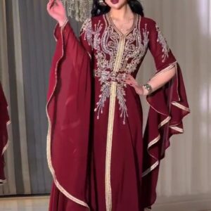 قفطان مغربي فاخر  تألقي بإطلالة أنثوية أنيقة