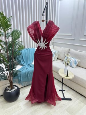 ⁦فستان سهرة لون عنابي⁩ - الصورة ⁦2⁩
