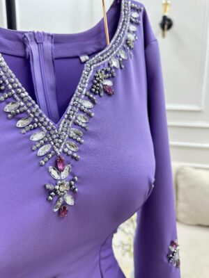 ⁦فستان نسائي بأكمام طويلة⁩ - الصورة ⁦2⁩