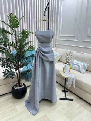 ⁦فستان سهرة لون رصاصي⁩ - الصورة ⁦3⁩