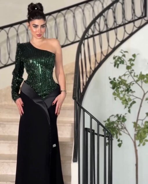 فستان أنيق بترتر باللون الأخضر