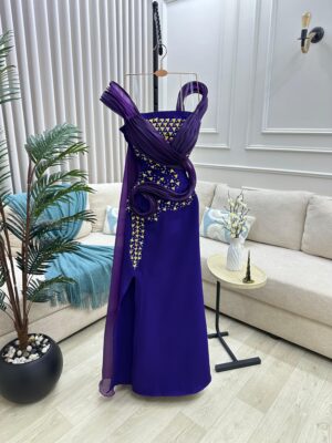 ⁦فستان ملكي باللون البنفسجي⁩ - الصورة ⁦2⁩