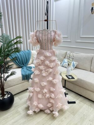 ⁦فستان سهرة أنيق وفاخر⁩ - الصورة ⁦3⁩