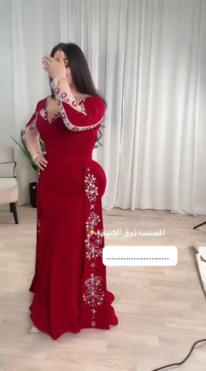 فستان سهرة لون أحمر