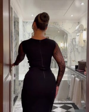 ⁦فستان سهرة لون اسود ناعم⁩ - الصورة ⁦6⁩