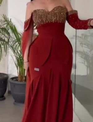 ⁦فستان سهرة لون أحمر⁩ - الصورة ⁦5⁩