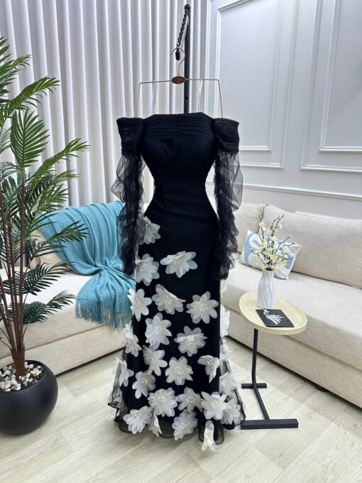 ⁦فستان سهرة أسود أنيق⁩ - الصورة ⁦5⁩