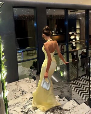 ⁦فستان سهرة لون أصفر⁩ - الصورة ⁦6⁩