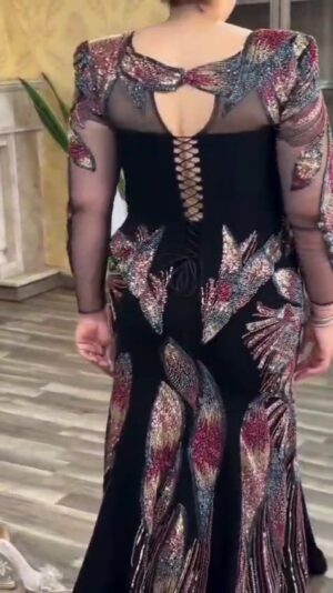 ⁦فستان سهرة لون اسود راقي⁩ - الصورة ⁦7⁩