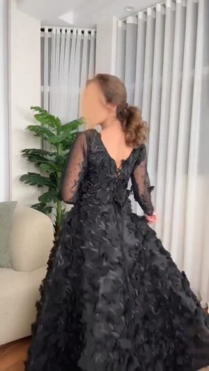 ⁦فستان سهرة تل لون أسود⁩ - الصورة ⁦8⁩