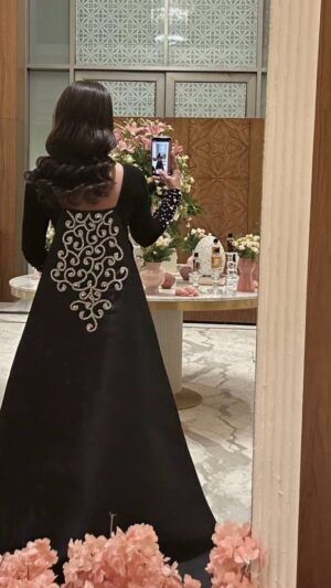 ⁦فستان سهرة لون أسود⁩ - الصورة ⁦5⁩