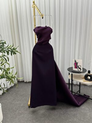 ⁦فستان سهرة بنفسجي بدون أكتاف⁩ - الصورة ⁦2⁩