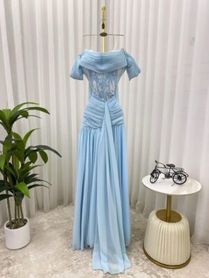 ⁦فستان سهرة لون سماوي⁩ - الصورة ⁦3⁩