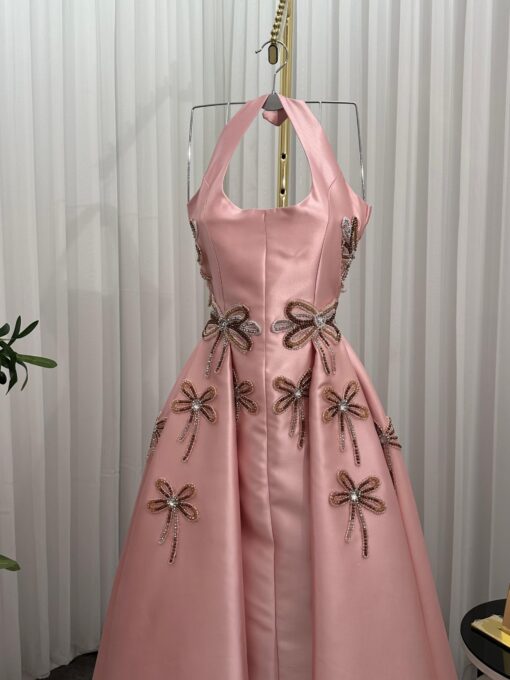 ⁦فستان سهرة وردي⁩ - الصورة ⁦3⁩