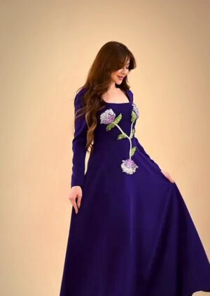 فستان نسائي بأكمام طويلة