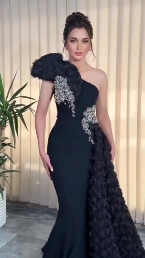 فستان سهرة لون أسود طويل