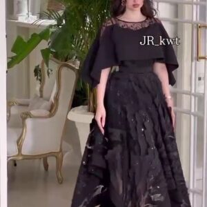 فستان أسود فخم وراقي بلمسة ملكية