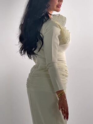 ⁦فستان أبيض فاخر⁩ - الصورة ⁦2⁩