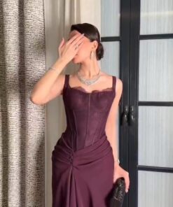 فستان سهرة عنابي أنيق