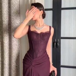 فستان سهرة عنابي أنيق