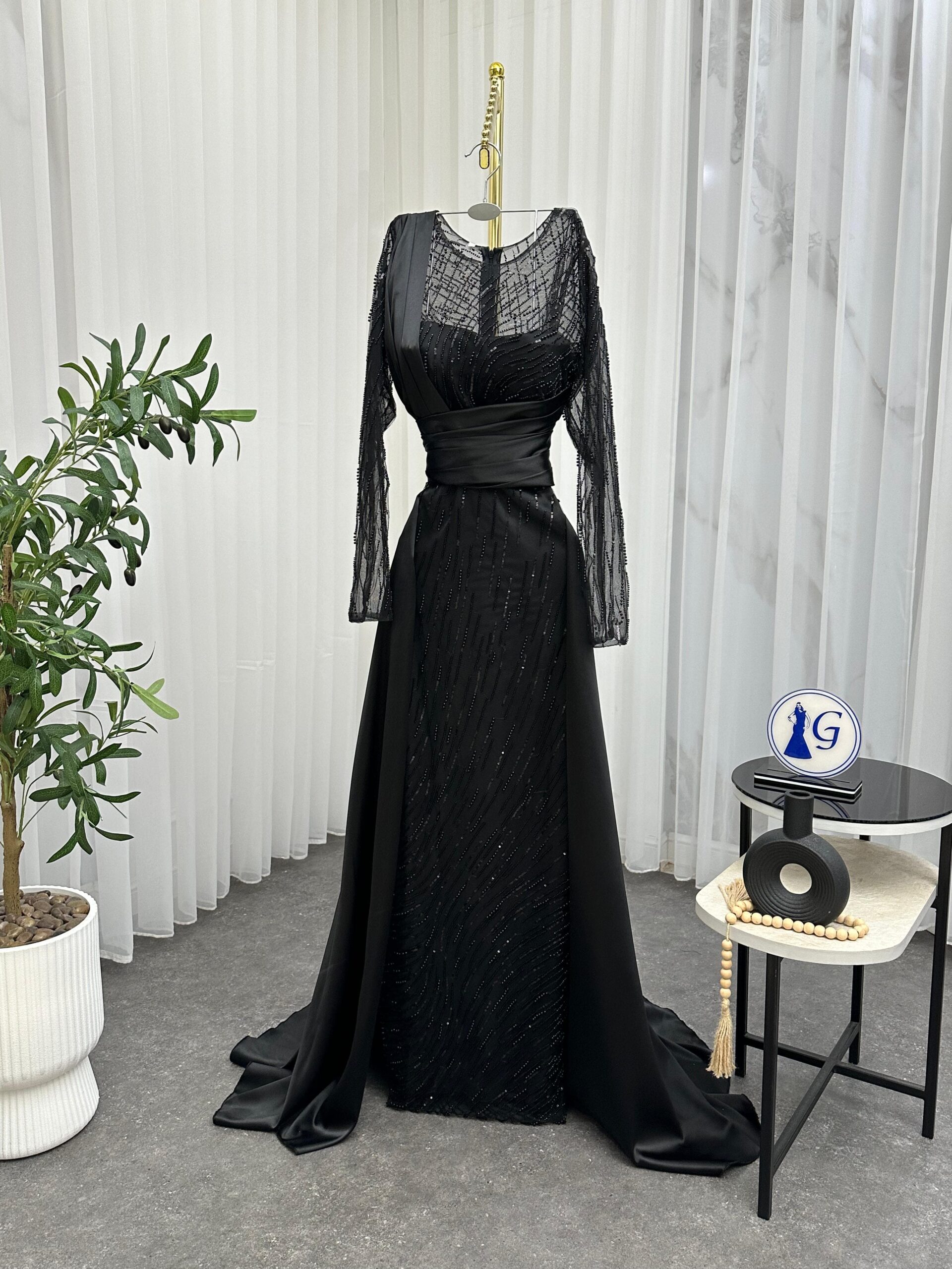 فستان سهرة لون اسود طويل - الصورة 5