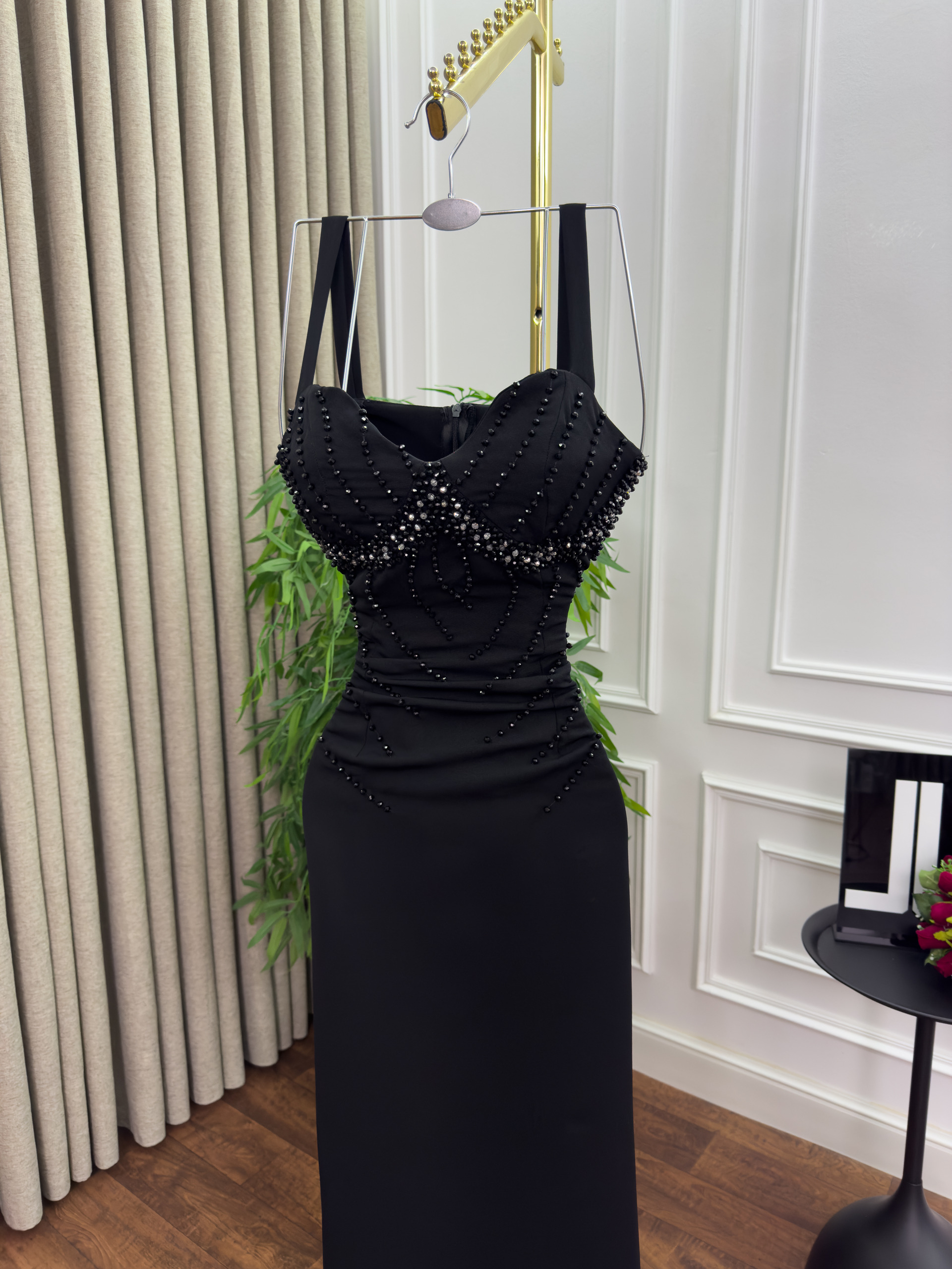 فساتين سهرة سوداء أنيقة - الصورة 2