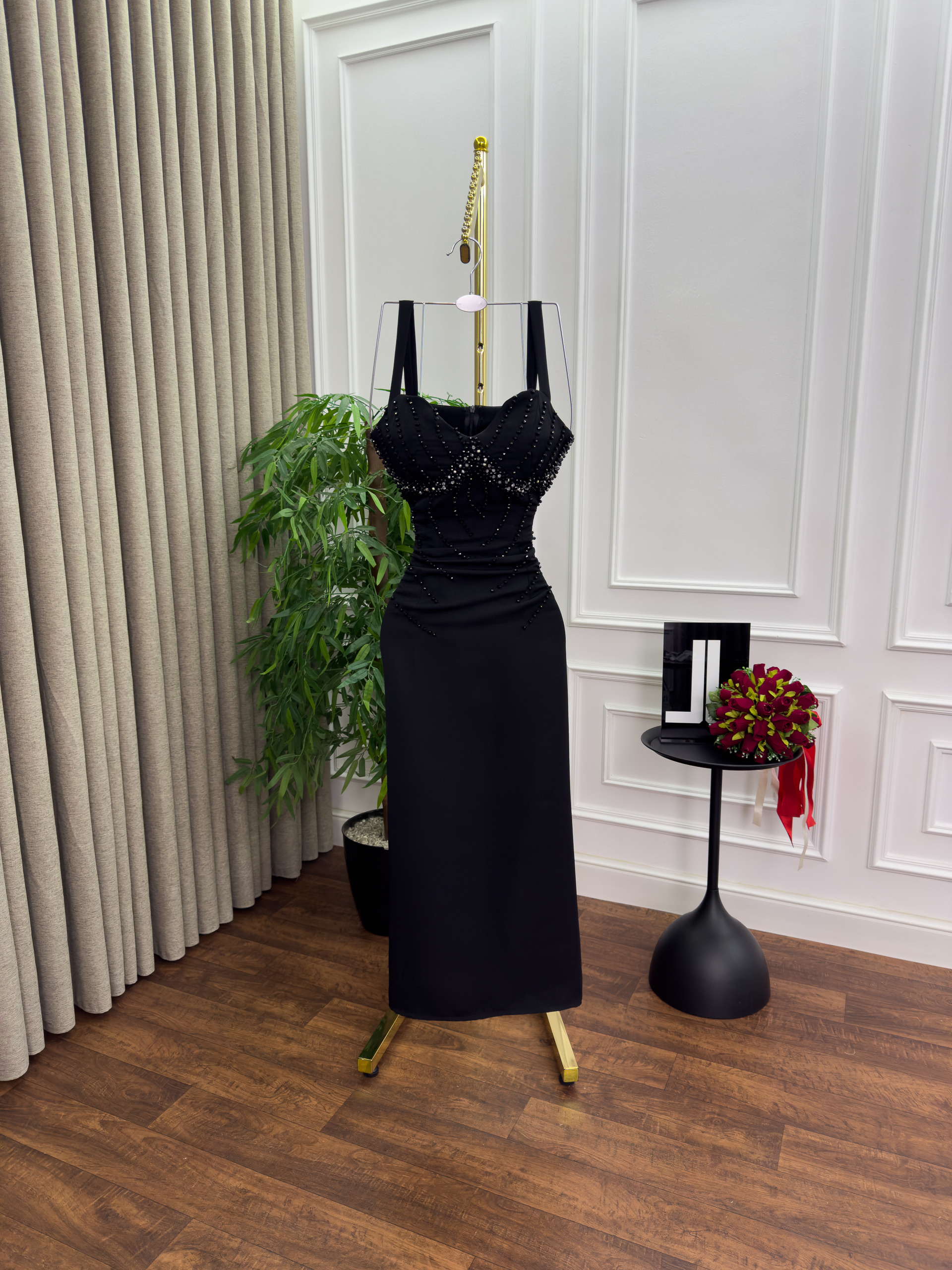 فساتين سهرة سوداء أنيقة - الصورة 4