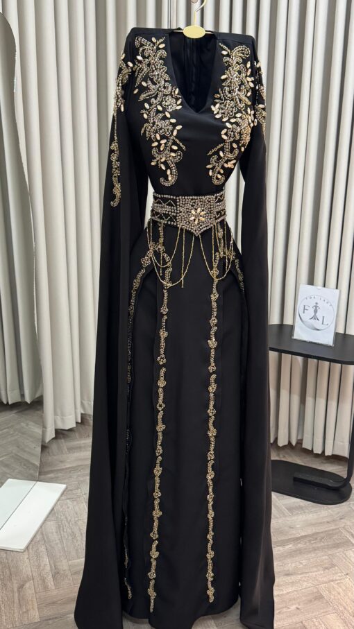 ⁦فستان سهرة أسود أكمام طويلة⁩ - الصورة ⁦2⁩