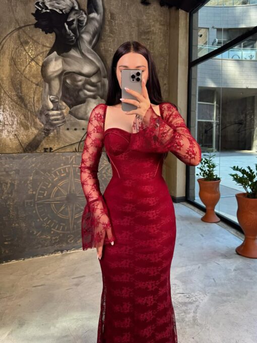 فساتين سهرة حمراء