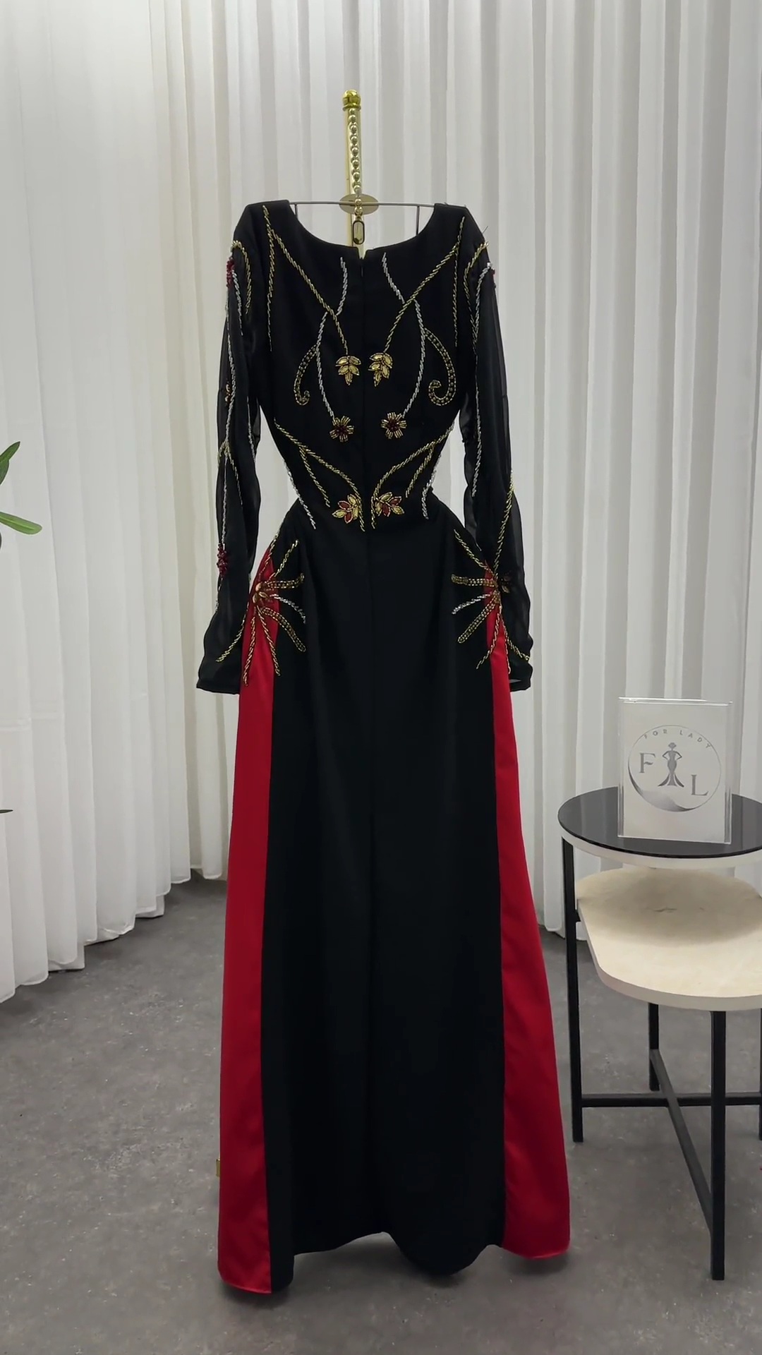 فستان سهرة اسود طويل - الصورة 5